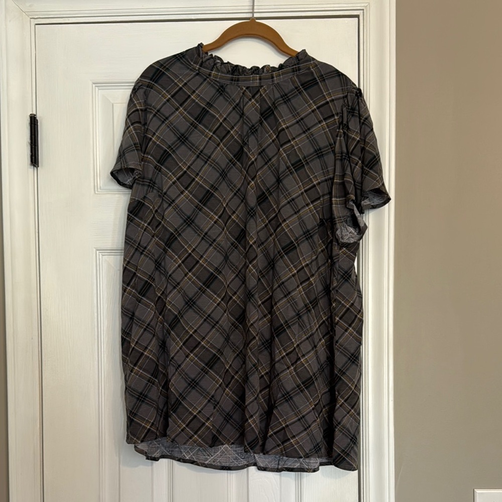 NWT Torrid Plaid Short Sleeve Tunic
